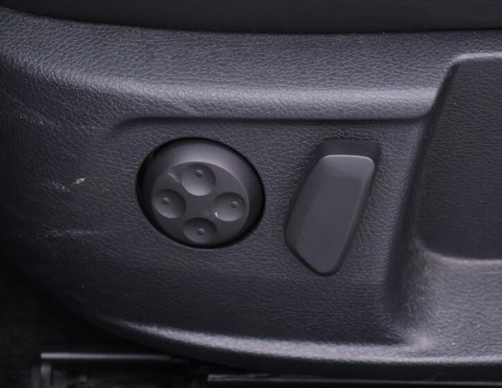 Volkswagen CC Sedan / Limuzína 2,0 l 130 kw