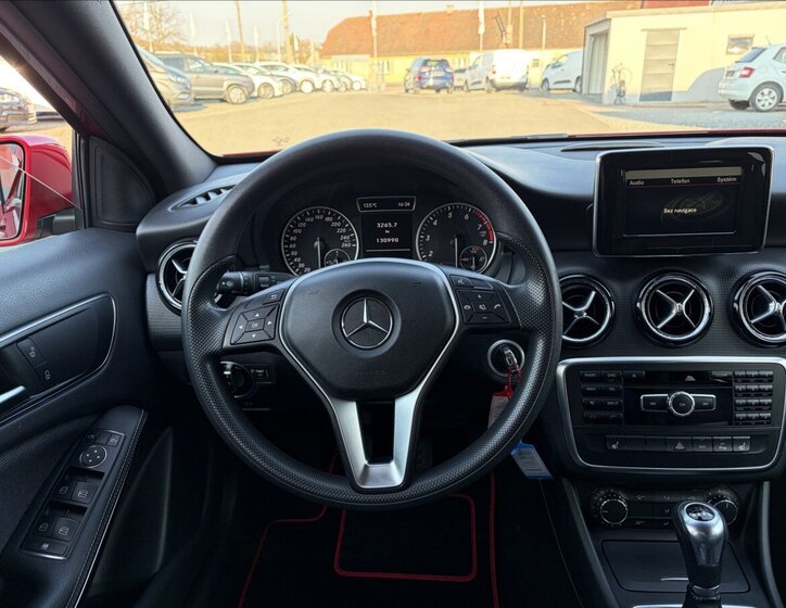 Mercedes-Benz Třídy A Hatchback 1,6 l 90 kw