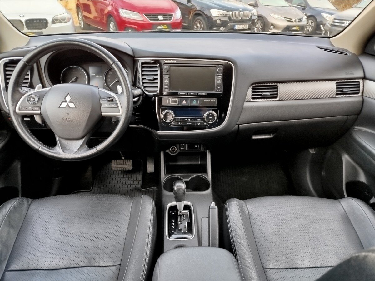 Mitsubishi Outlander SUV 2,3 l 110 kw