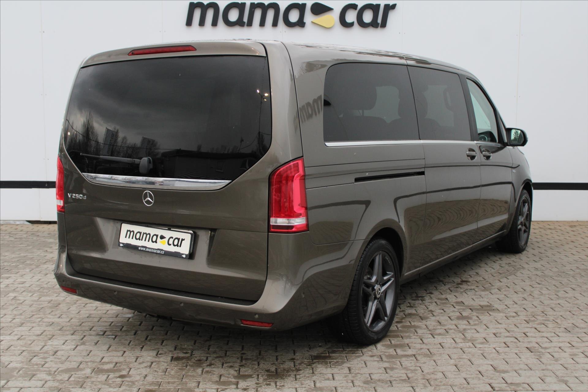 Mercedes-Benz Třídy V MPV 2,1 l 140 kw