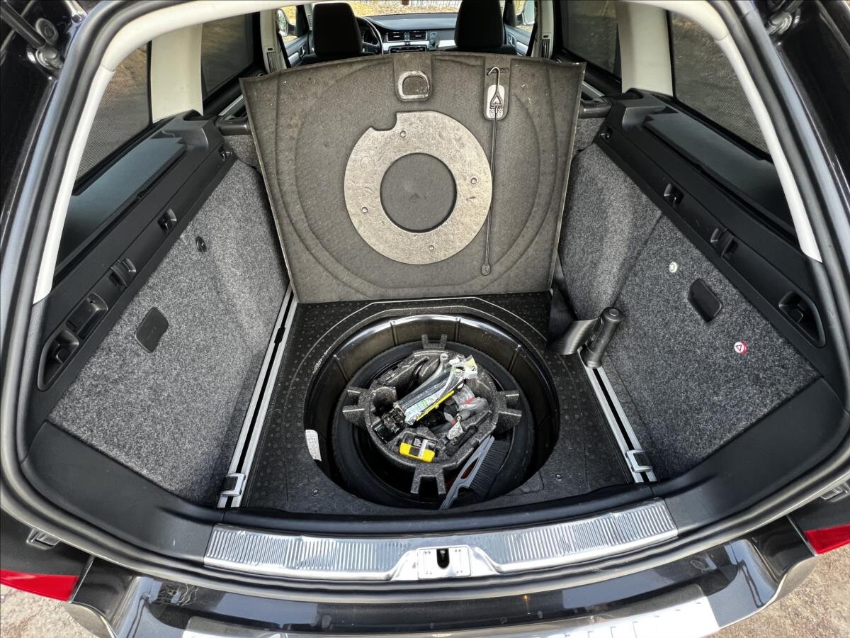 Škoda Superb Kombi 3,6 l 191 kw