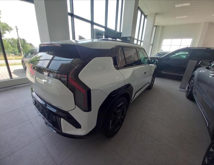 KIA EV3 4