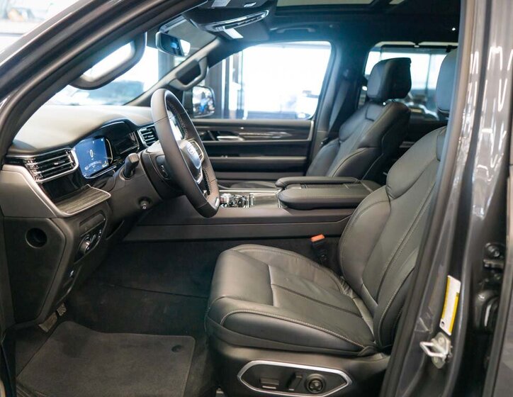 Jeep Wagoneer SUV / Terénní 5,7 l 292 kw
