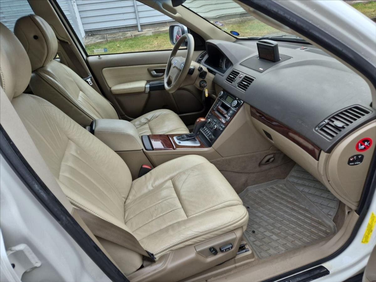 Volvo XC90 SUV 2,4 l 136 kw