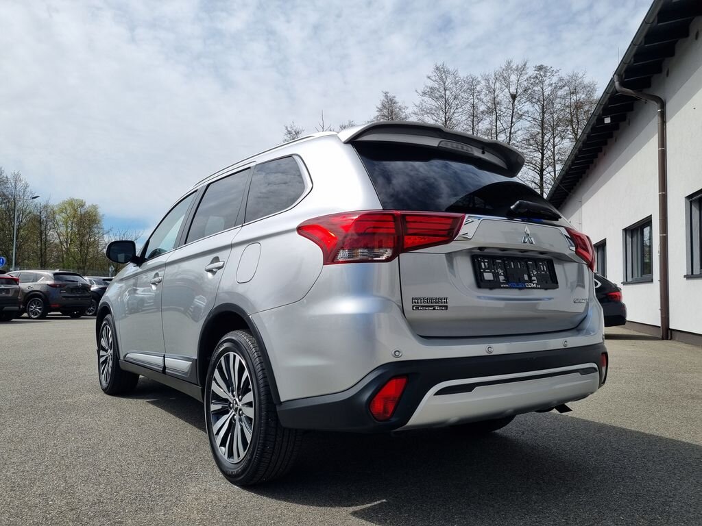 Mitsubishi Outlander SUV / Terénní 2,0 l 110 kw