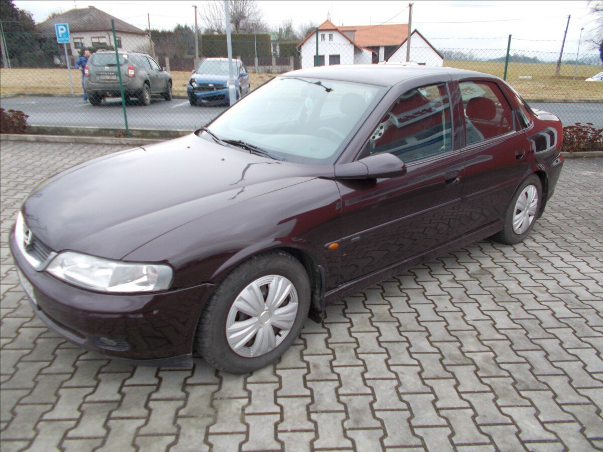 Opel Vectra Sedan 1,6 l 74 kw