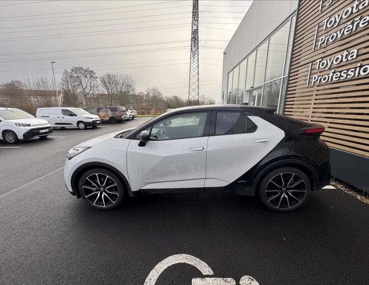 Toyota C-HR 3