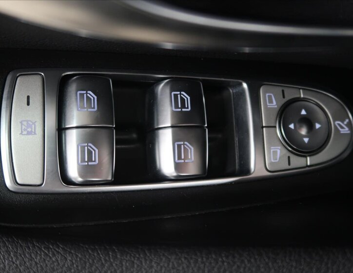 Mercedes-Benz Třídy E Kombi 2,0 l 143 kw