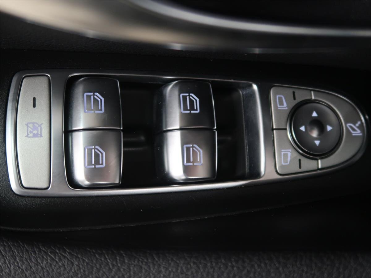 Mercedes-Benz Třídy E Kombi 2,0 l 143 kw