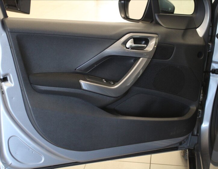 Peugeot 2008 SUV / Terénní 1,2 l 81 kw