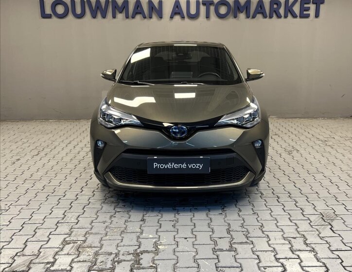 Toyota C-HR 4