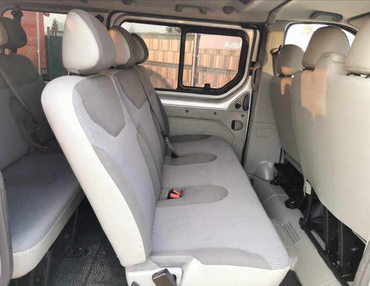 Opel Vivaro Kombi 2,0 l 84 kw