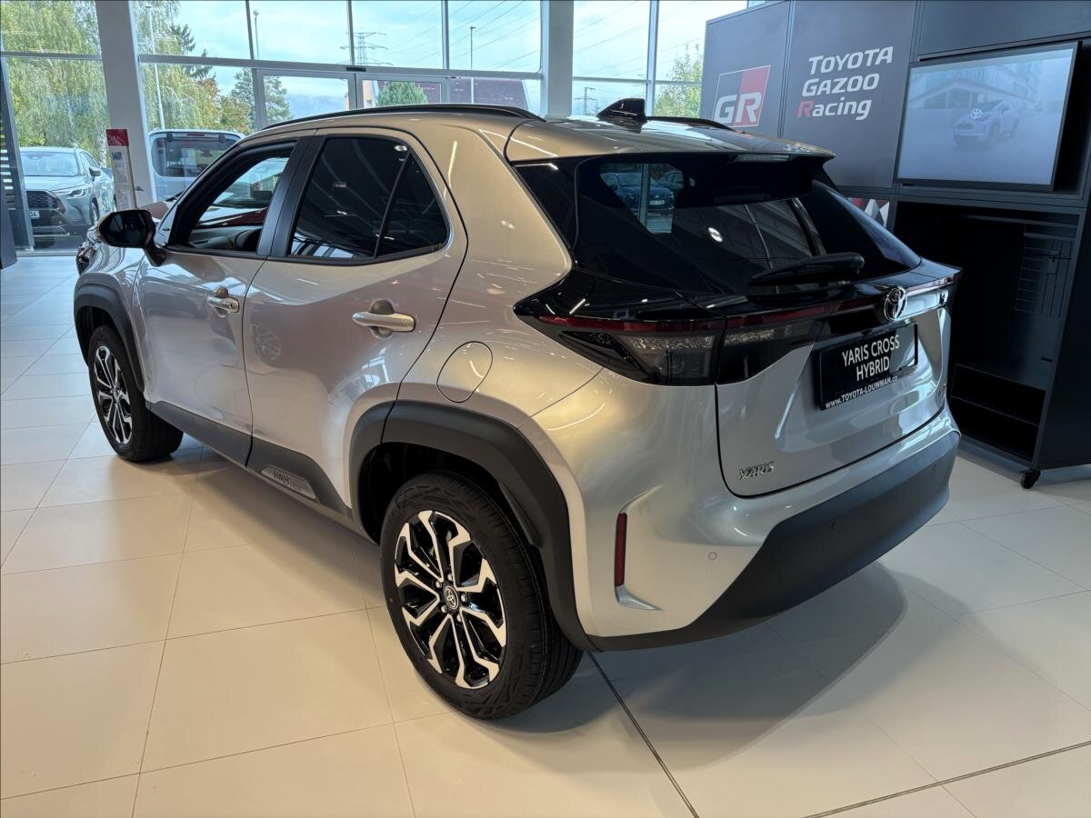 Toyota Yaris Cross SUV 1,5 l 85 kw