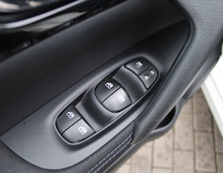 Nissan Qashqai SUV / Terénní 1,2 l 85 kw