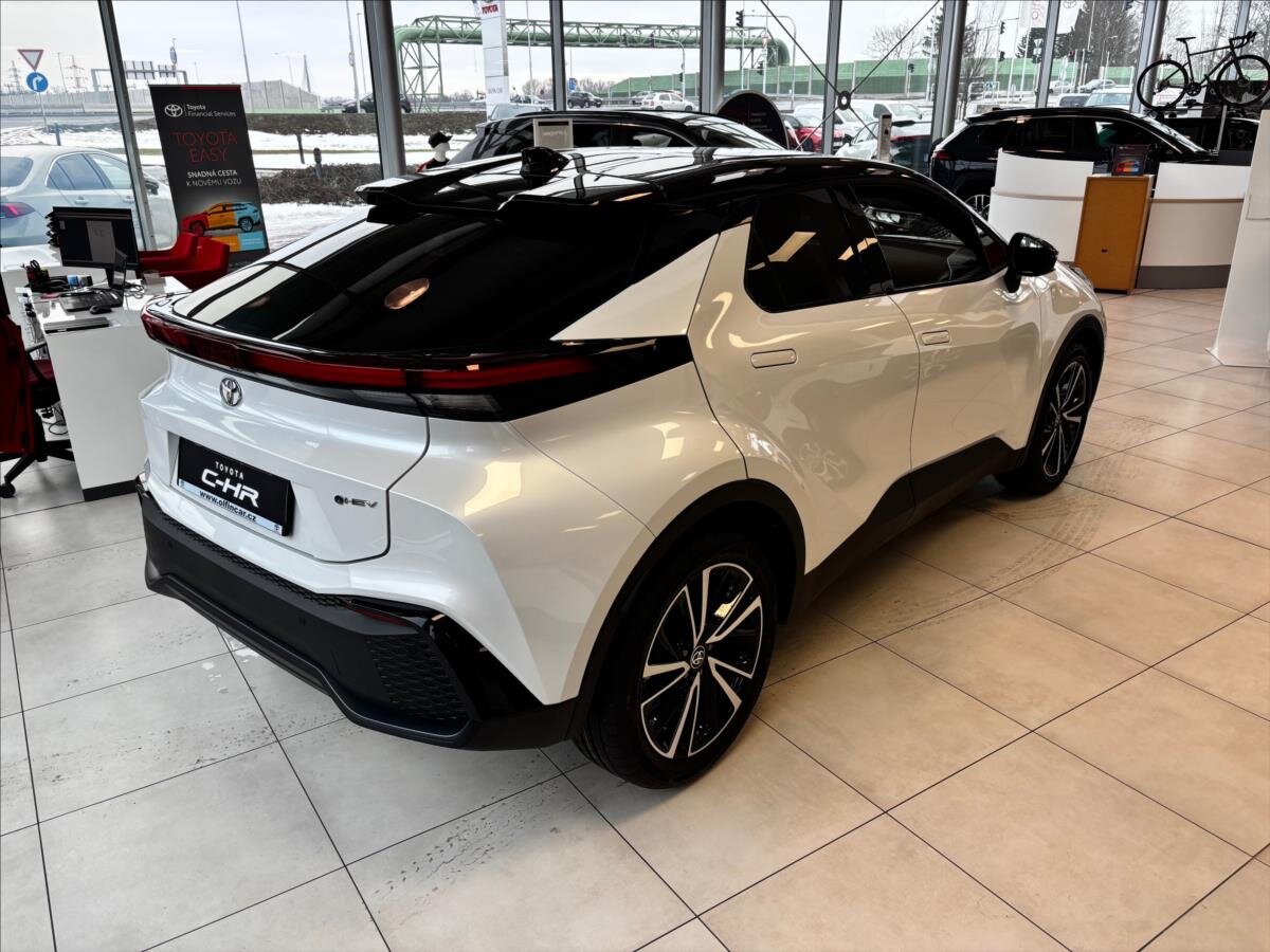 Toyota C-HR SUV 1,8 l 103 kw