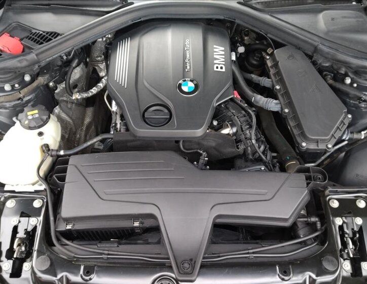 BMW Řada 4 Sedan / Limuzína 2,0 l 140 kw