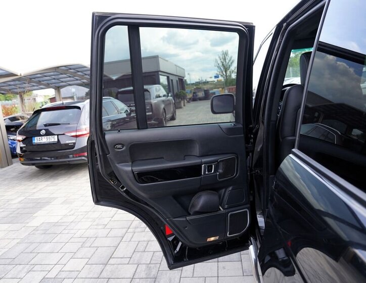Land Rover Range Rover SUV / Terénní 4,4 l 230 kw