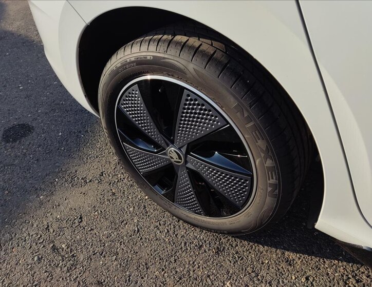 Škoda Scala Hatchback 1,5 l 110 kw