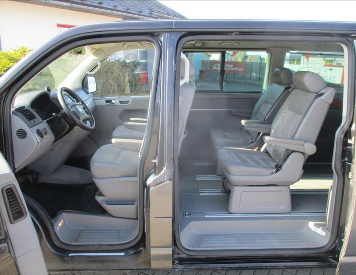 Volkswagen Multivan Kombi 2,5 l 128 kw