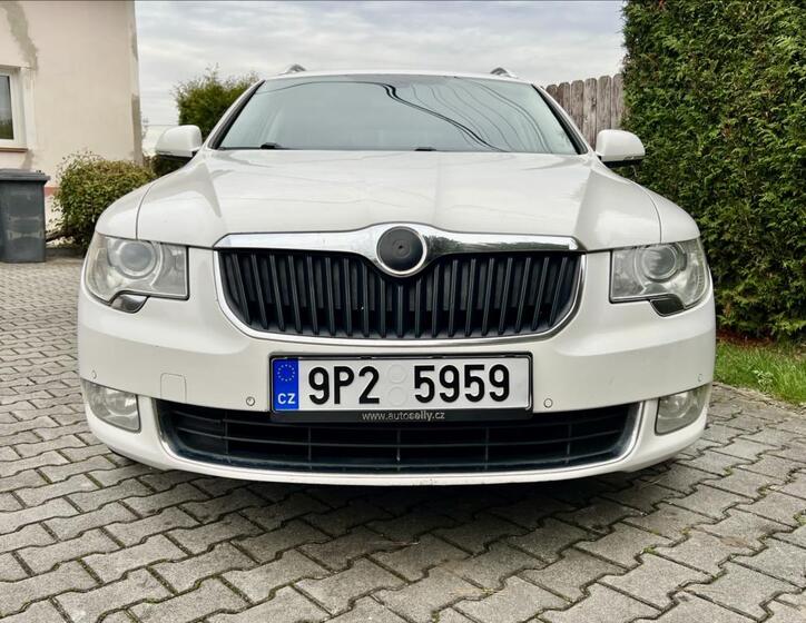 Škoda Superb 8