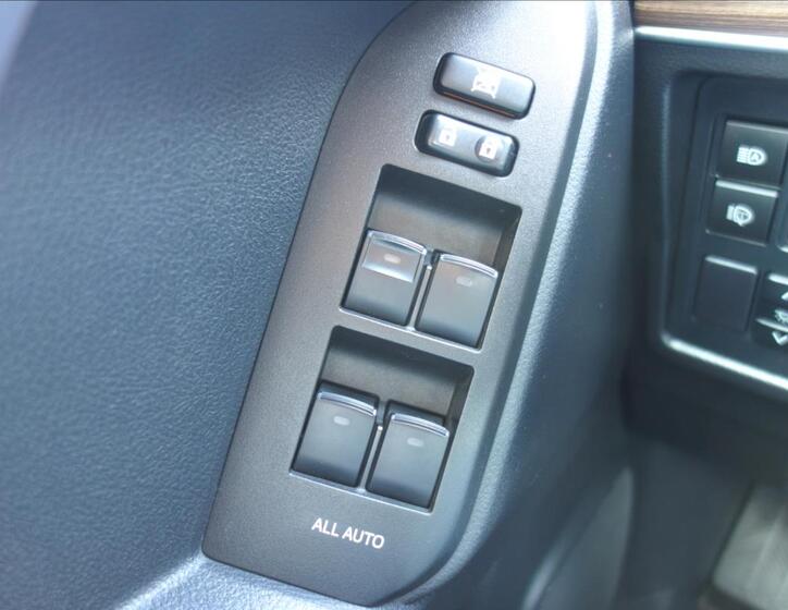 Toyota Land Cruiser 38