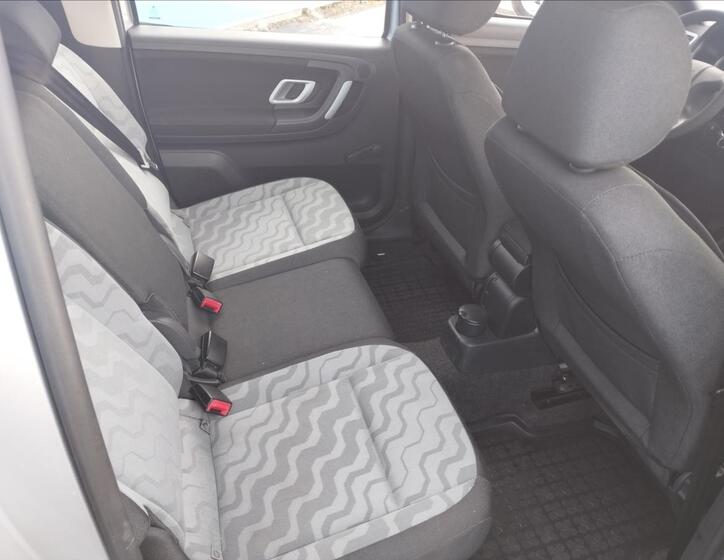 Škoda Roomster 9