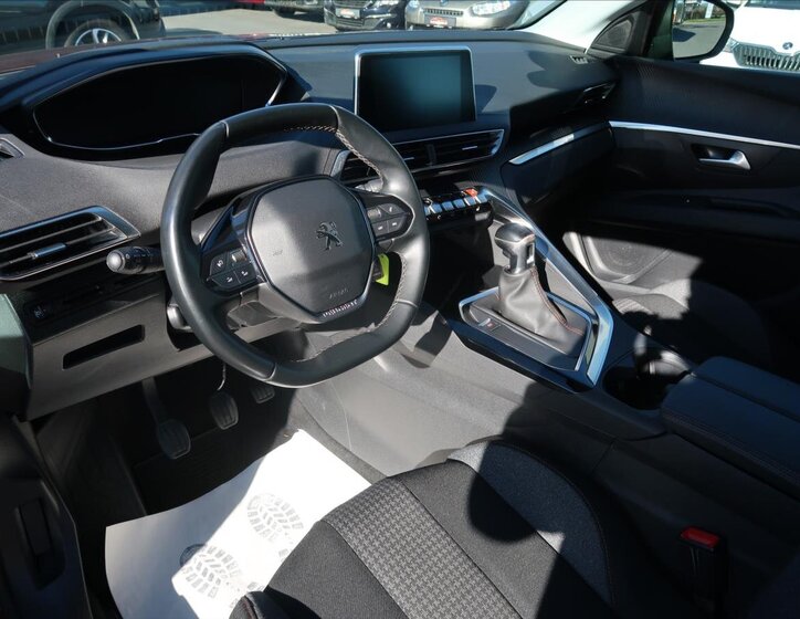Peugeot 3008 SUV / Terénní 1,2 l 96 kw