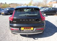 Volvo XC40 SUV / Terénní 2,0 l 140 kw