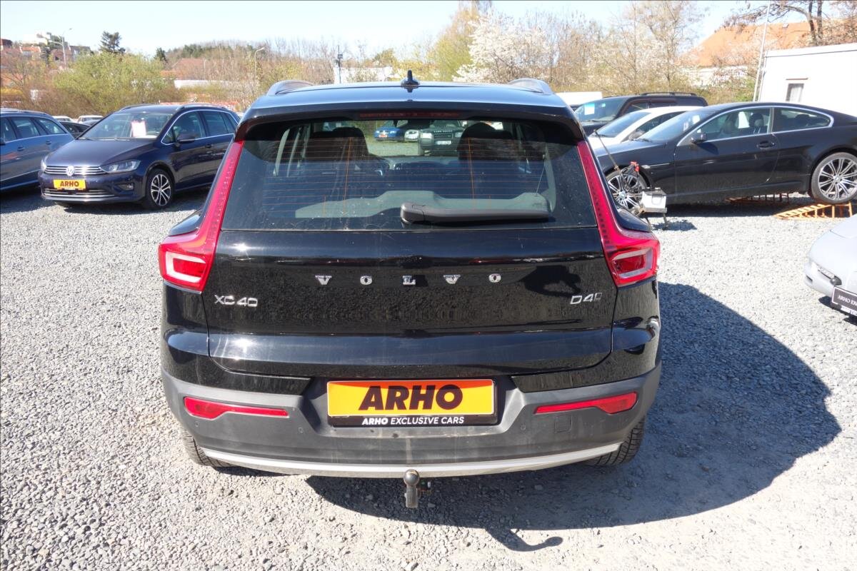 Volvo XC40 SUV / Terénní 2,0 l 140 kw