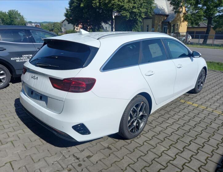 KIA Ceed 4