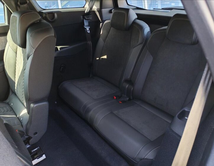 Peugeot 5008 SUV / Terénní 1,2 l 107 kw