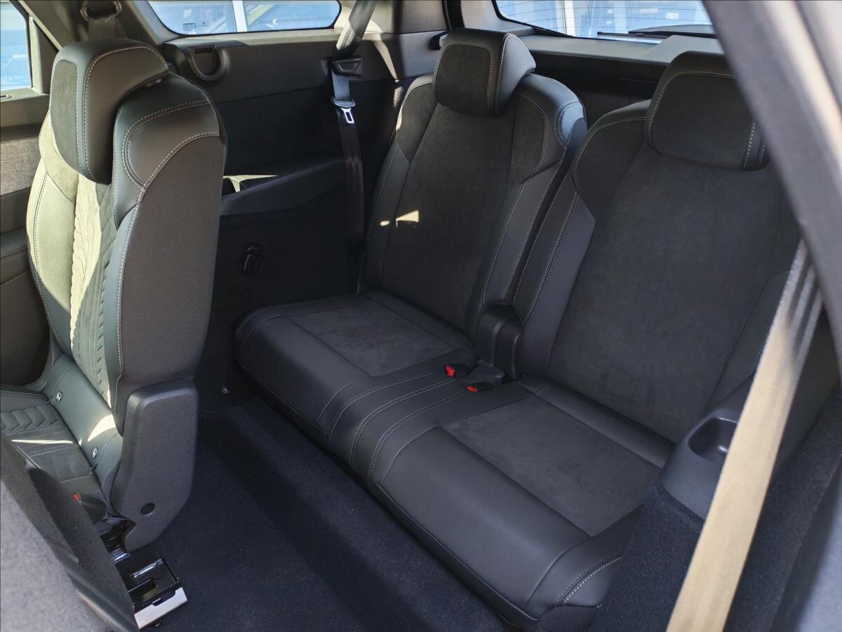 Peugeot 5008 SUV / Terénní 1,2 l 107 kw