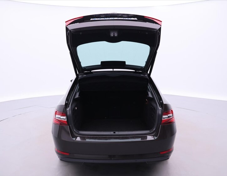 Škoda Superb Liftback 2,0 l 110 kw