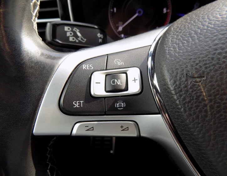 Volkswagen Touareg SUV / Terénní 3,0 l 210 kw