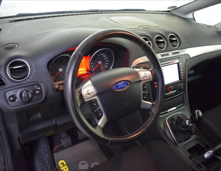 Ford S-MAX MPV 1,6 l 118 kw