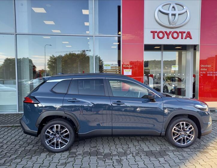 Toyota Corolla Cross 6