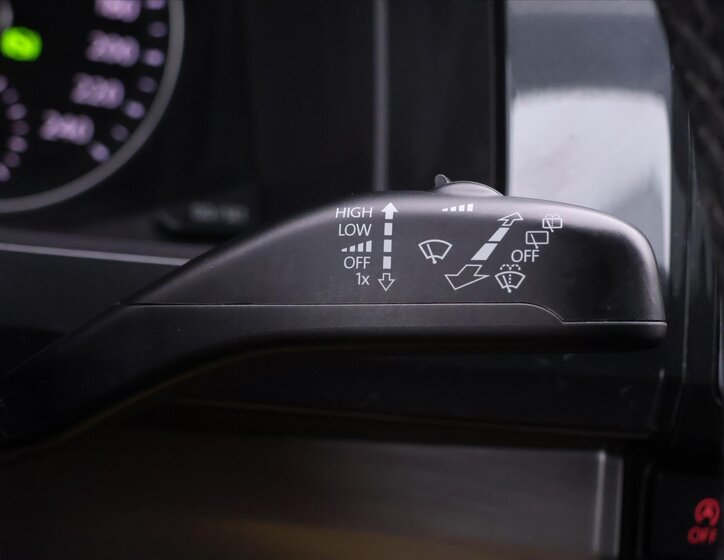 Volkswagen Multivan 21