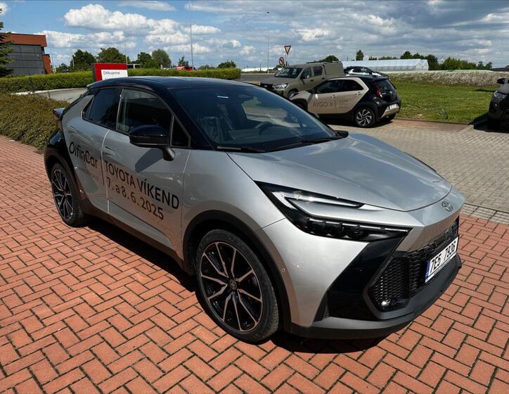Toyota C-HR 2