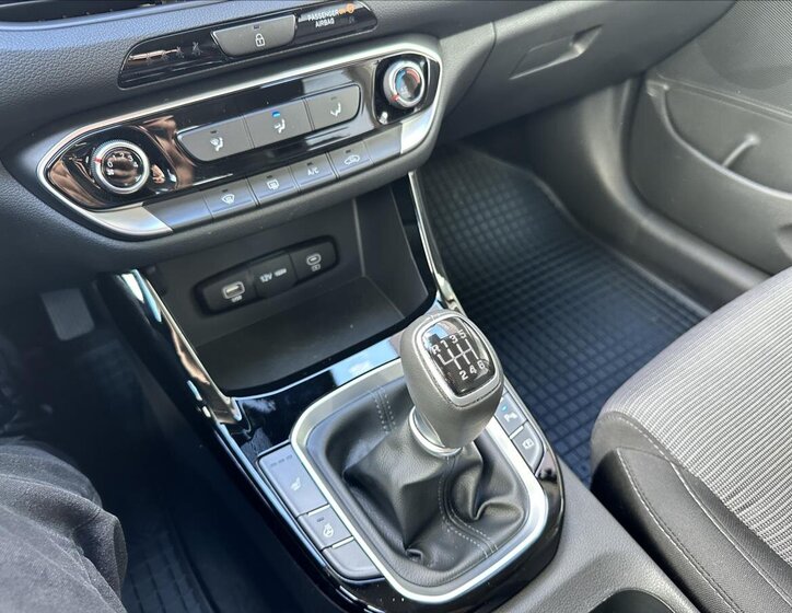 Hyundai i30 Hatchback 1,5 l 70 kw