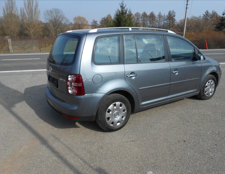 Volkswagen Touran Kombi 2,0 l 103 kw