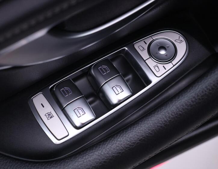 Mercedes-Benz Třídy E 18