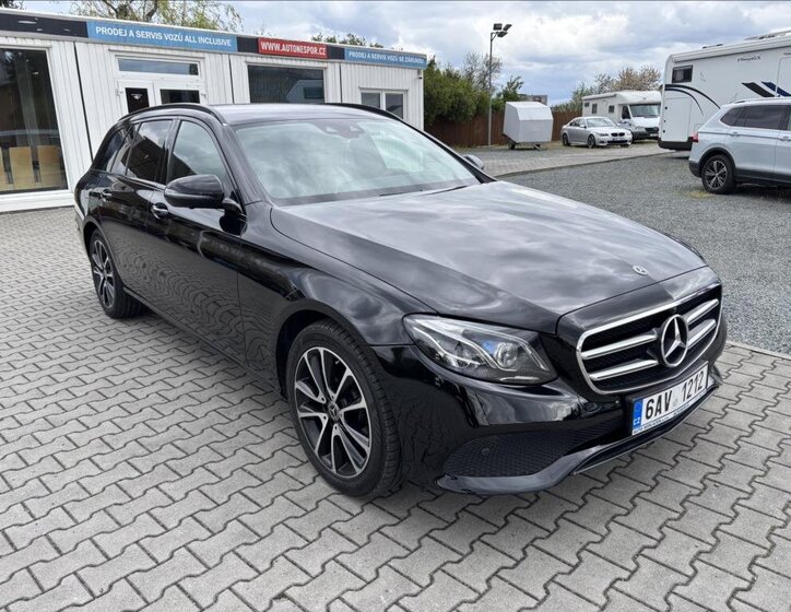Mercedes-Benz Třídy E Kombi 2,0 l 143 kw