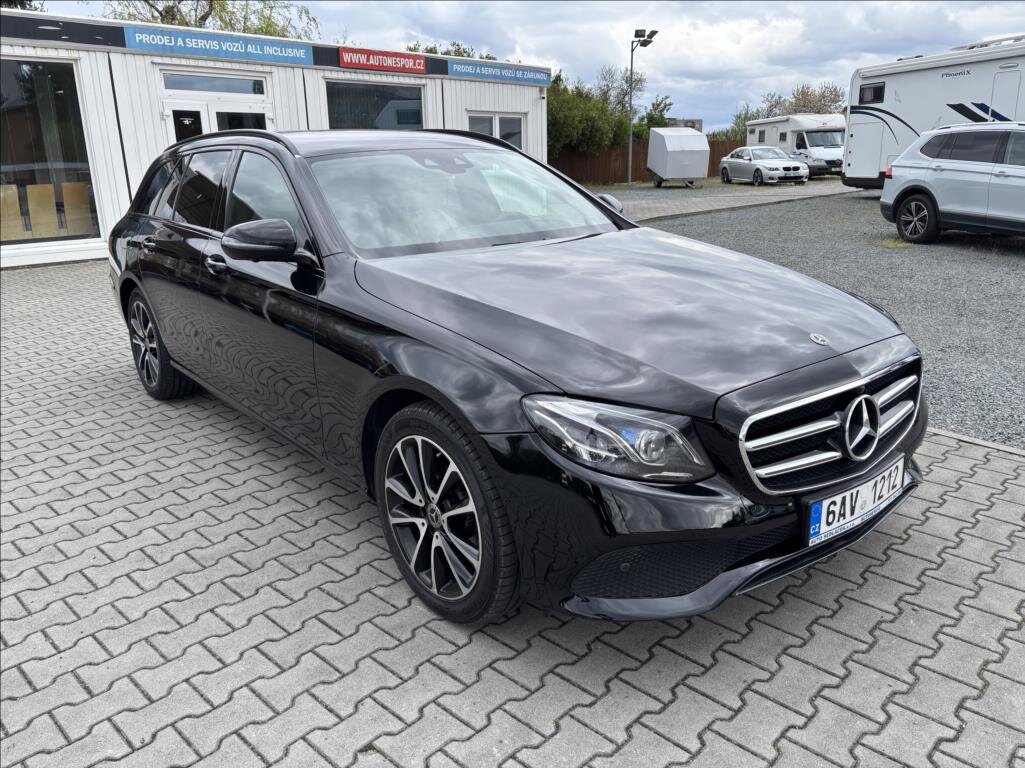 Mercedes-Benz Třídy E Kombi 2,0 l 143 kw