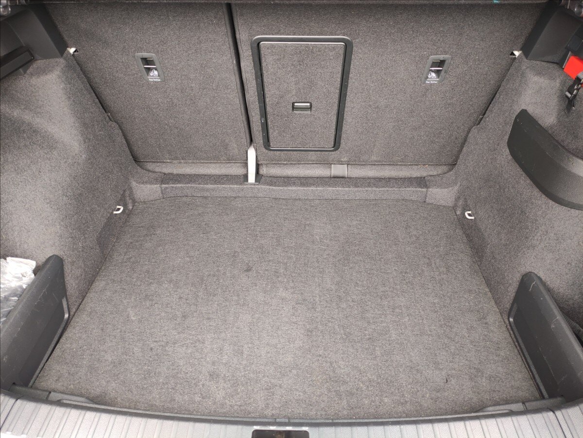 Škoda Karoq SUV / Terénní 1,5 l 110 kw