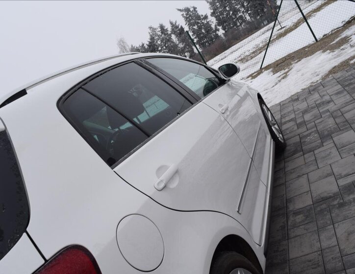 Volkswagen Golf Kombi 1,6 l 77 kw