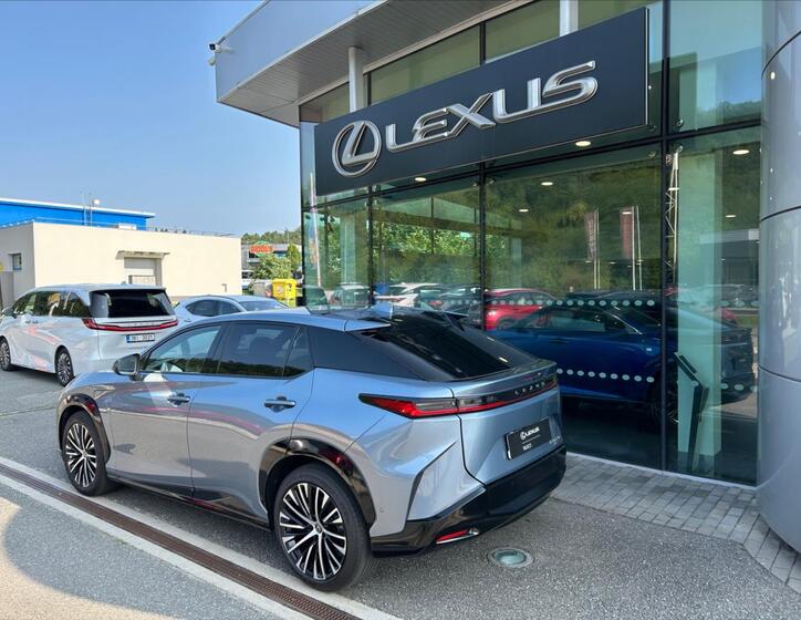 Lexus RZ 450e 4