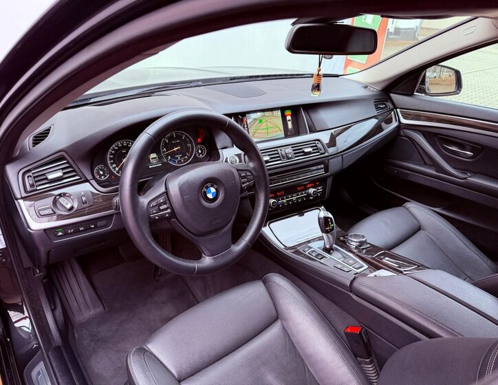 BMW Řada 5 Kombi 3,0 l 190 kw