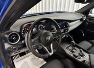 Alfa Romeo Giulia Sedan / Limuzína 2,0 l 206 kw