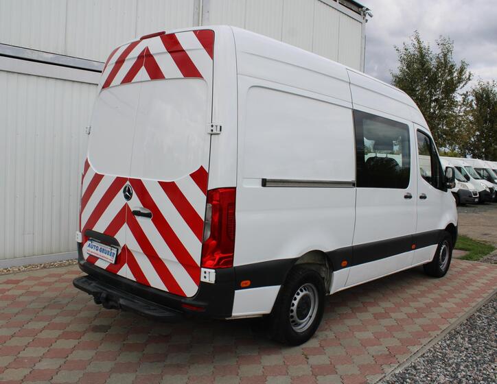 Mercedes-Benz Sprinter 4