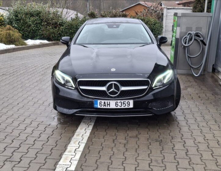 Mercedes-Benz Třídy E Kupé 2,0 l 143 kw